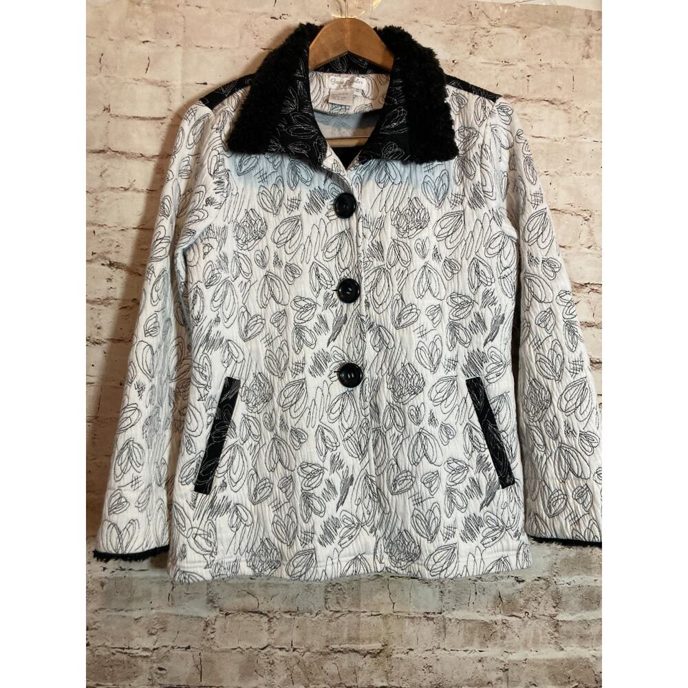 Great Cavalier Jacket Womens Small Black & White Embroidered‎ Three Button Artsy